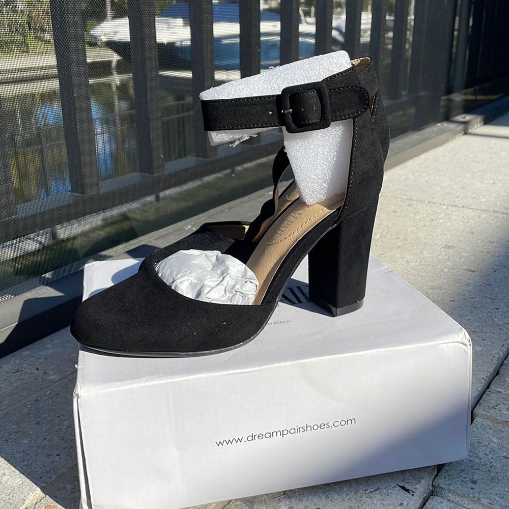 NIB Dreampairs Angela heels. Size 6